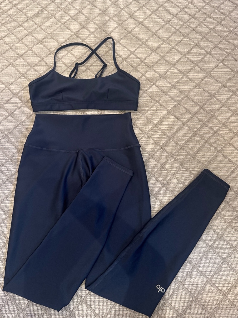 ALO STEEL NAVY SET - AIRLIFT INTRIGUE BRA & HIGH-WAIST AIRLIFT LEGGING